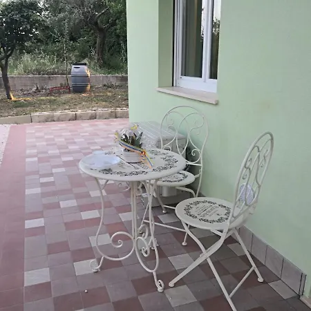 Marima Bed & Breakfast 3*