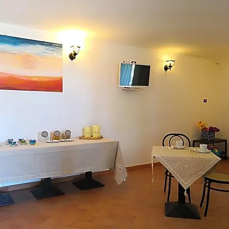 Marima לינה וארוחת בוקר Pollenza